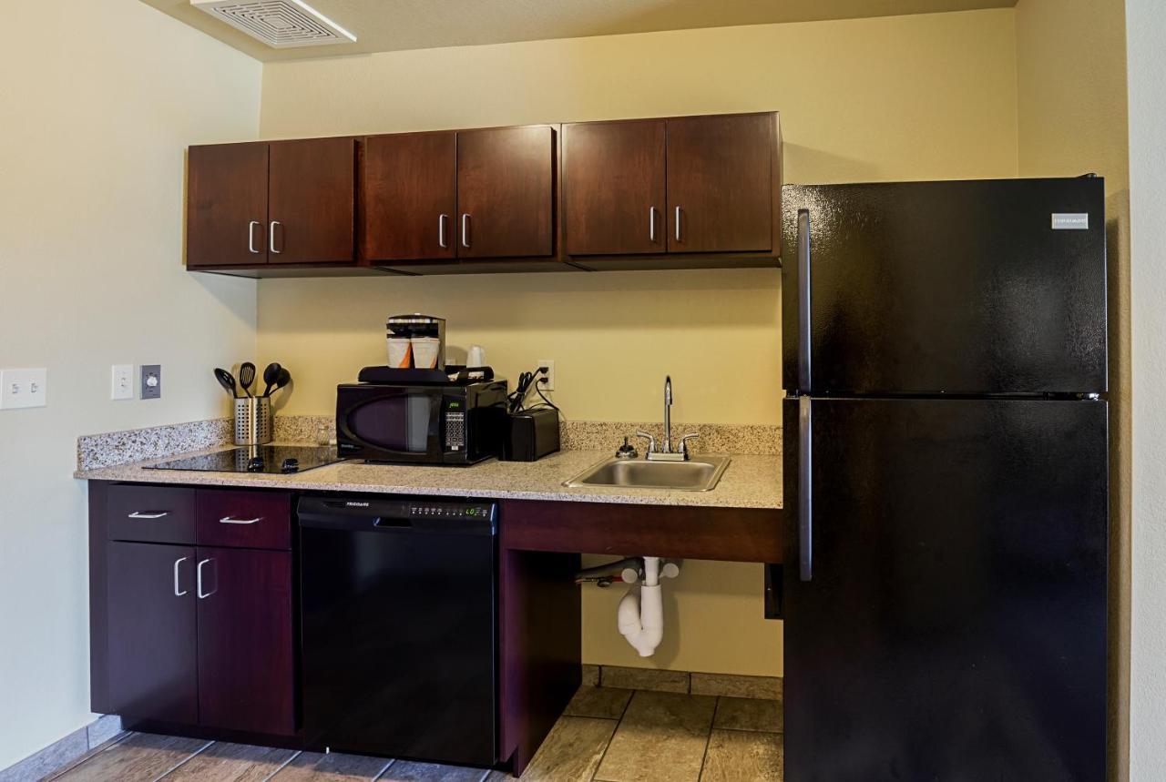 Cobblestone Inn&suites - Hotel