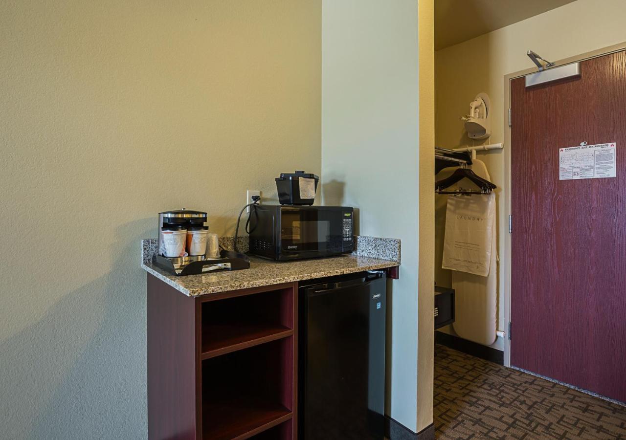 Cobblestone Inn&suites -