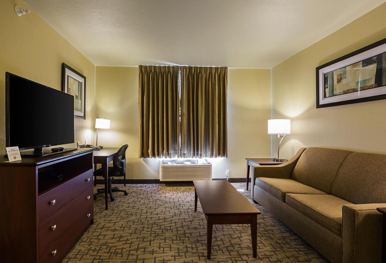 Cobblestone Inn&suites - 3*
