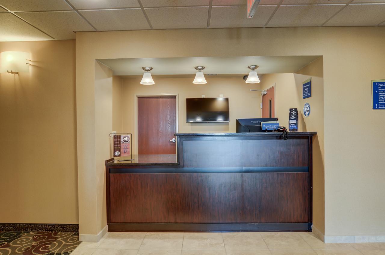Cobblestone Inn&suites - Hotel