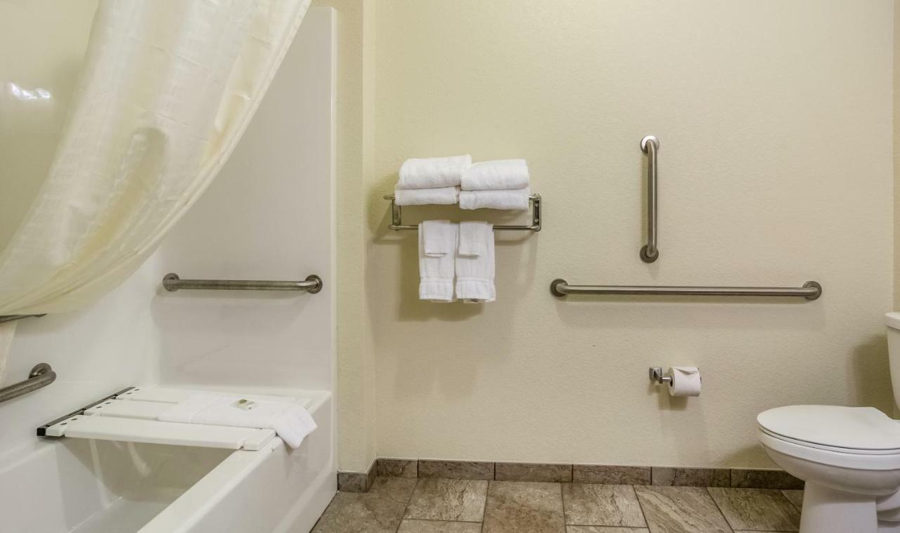 Cobblestone Inn&suites - Hotel